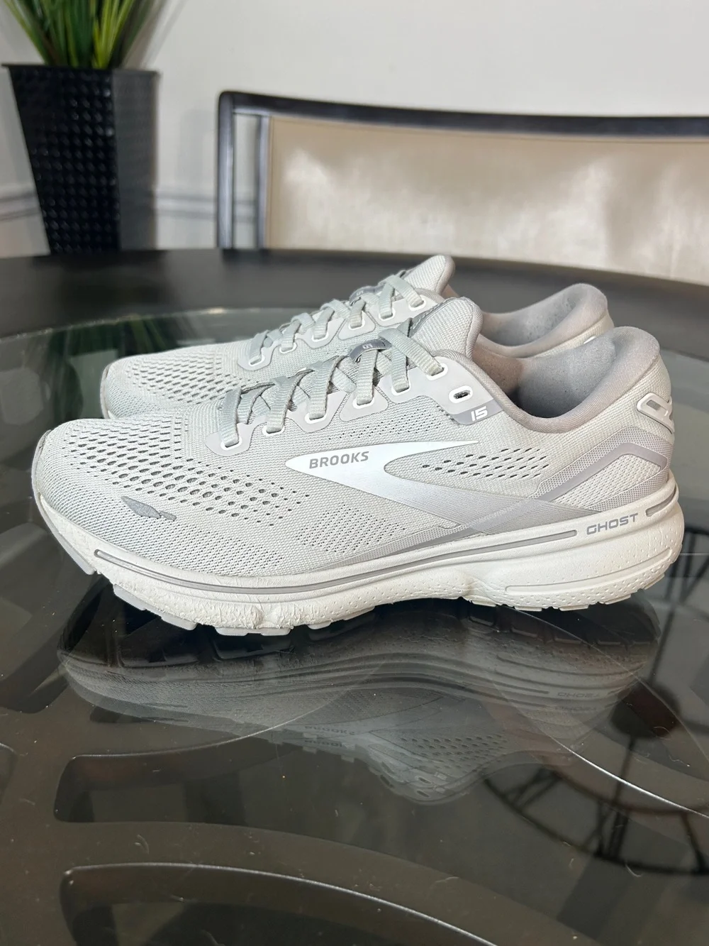 BROOKS Ghost 15 Gray White Cushion Running Shoes Sneakers Women's Size 9